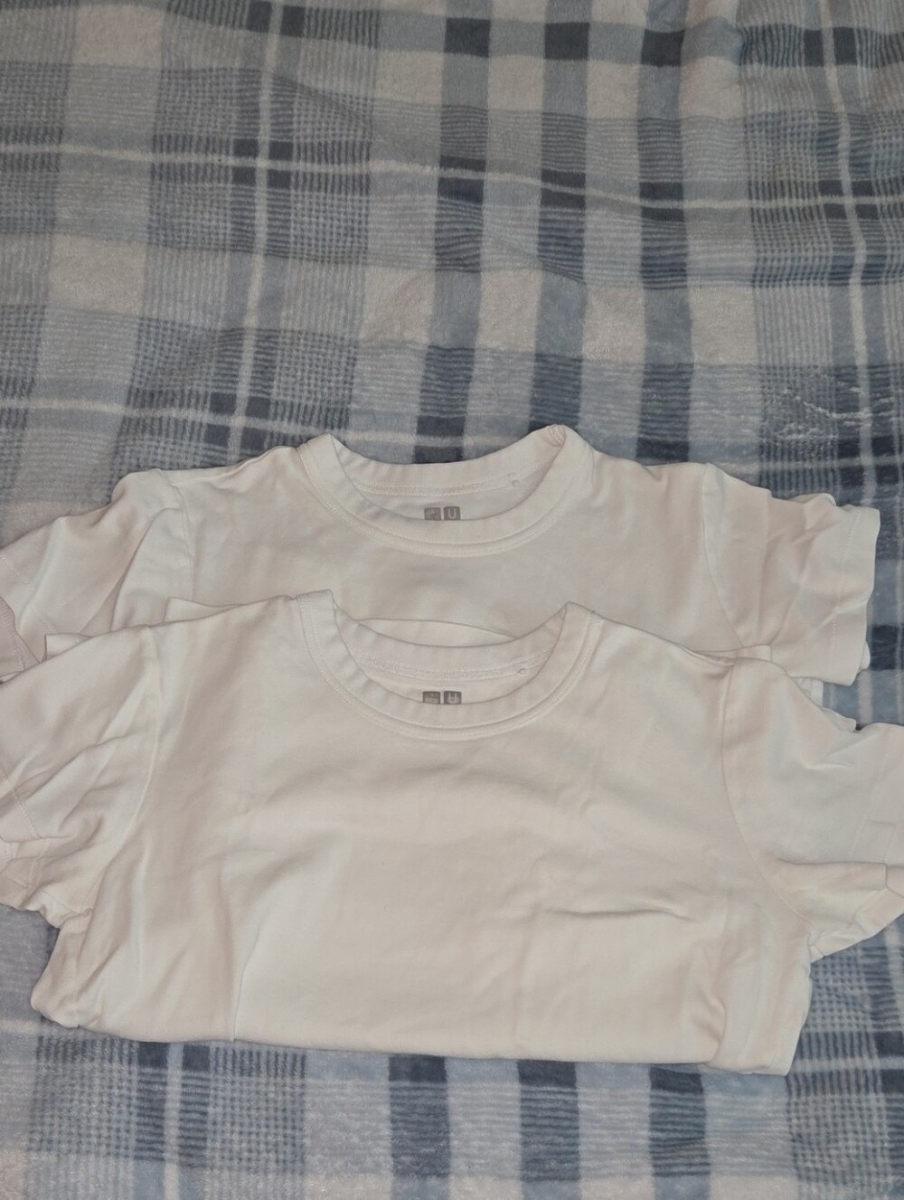 Uniqlo White Short Sleeve Tee Pair